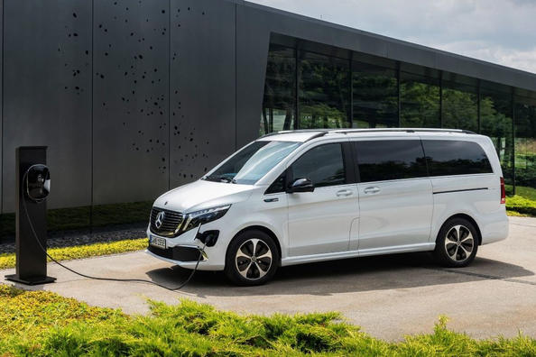 Mercedes-Benz EQV: огляд електромінівена — рестайлінг, запас ходу і наступник VLE Фото 1