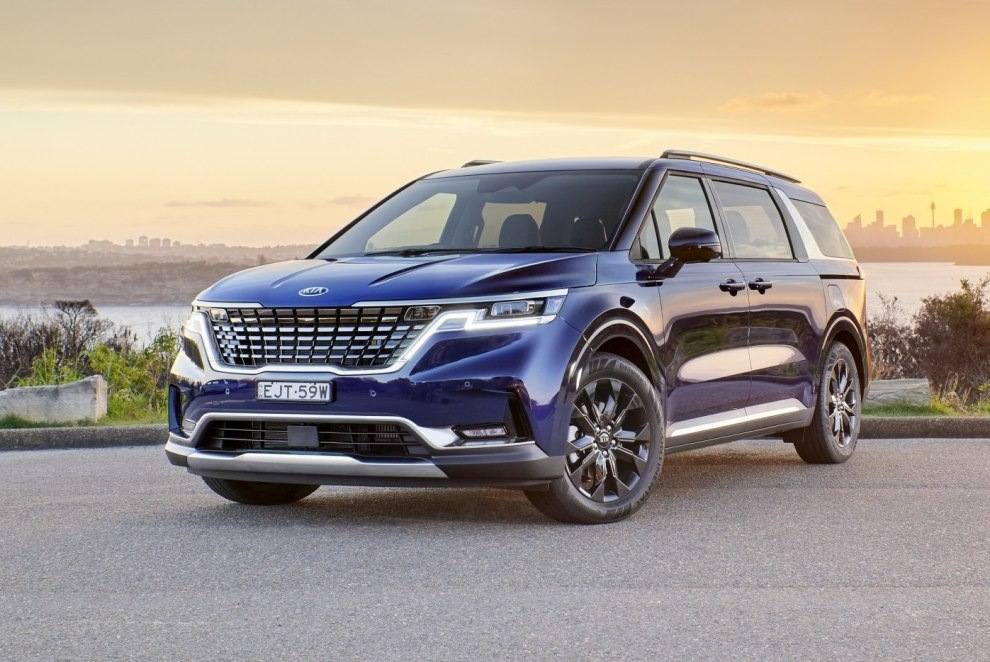 Огляд мінівена KIA Carnival нового покоління
