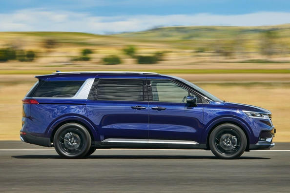 Огляд мінівена KIA Carnival нового покоління Фото 5