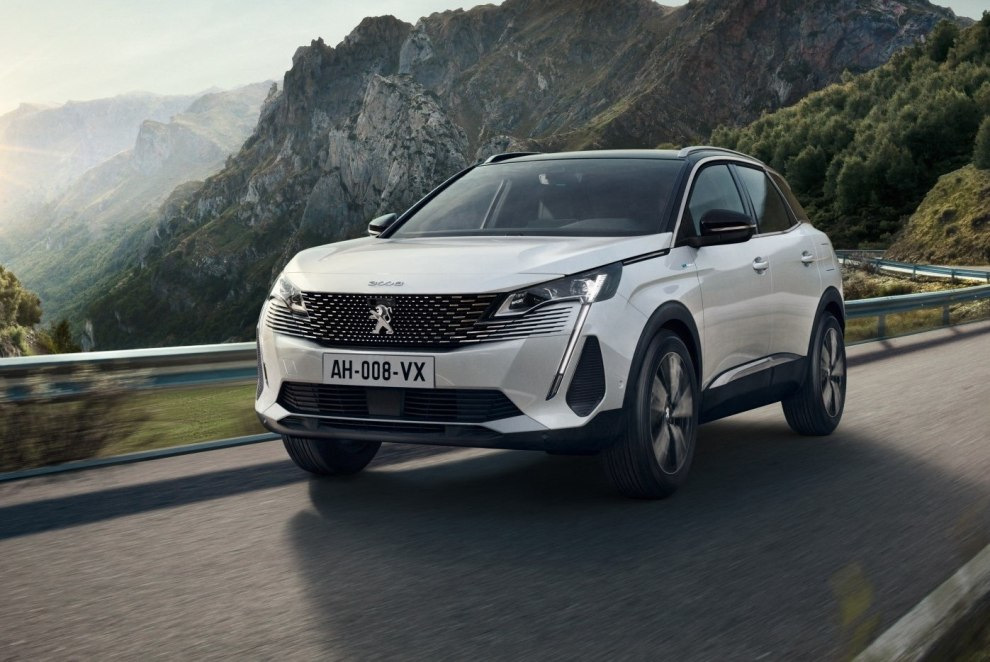 Огляд рестайлінгової версії кросовера Peugeot 3008