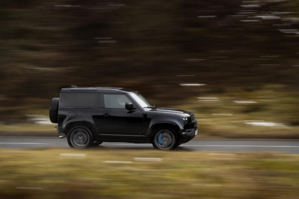 Позашляховик Land Rover Defender обзавівся 520-сильним мотором Фото 5