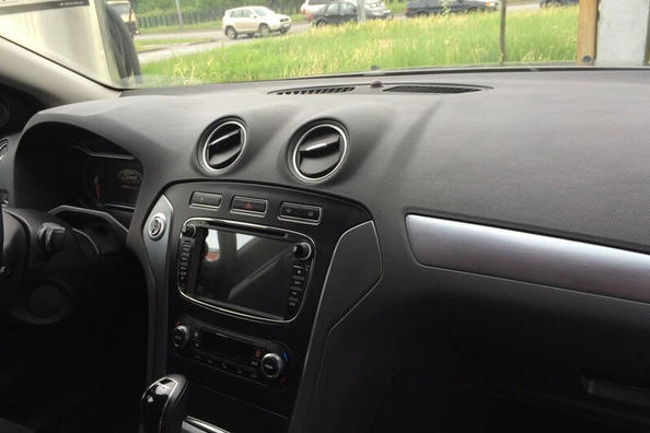 Як видалити подряпину на пластику в салоні автомобіля?