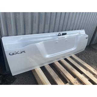 Кришка багажника нижня 2016+ біла (USED, оригінал) Toyota Land Cruiser 200 2007-2021 рр. фото 2