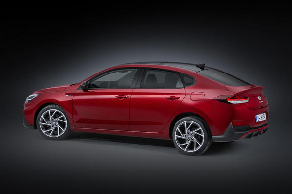 Огляд оновленого лифтбека Hyundai i30 Fastback Фото 5
