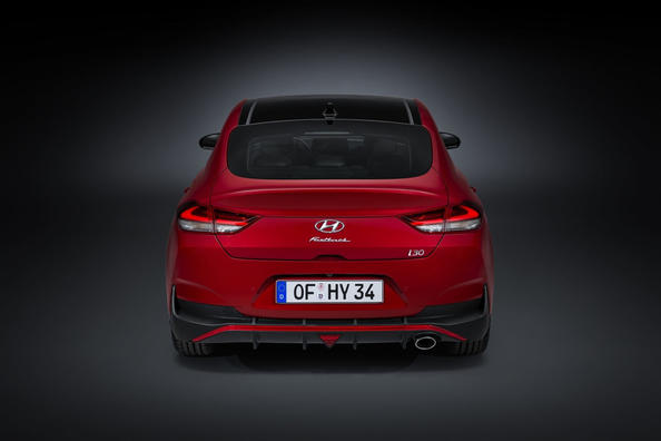 Огляд оновленого лифтбека Hyundai i30 Fastback Фото 6