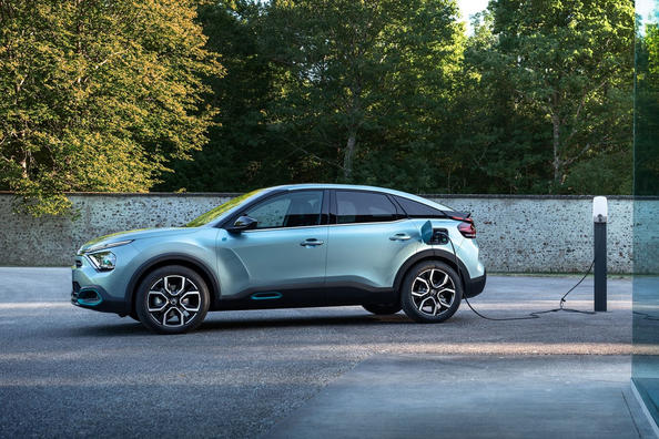 Огляд електричного хетчбека Citroen e-С4