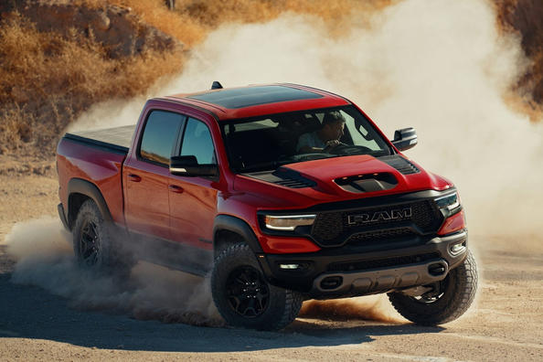 Огляд 712-сильного пікапа Ram 1500 TRX