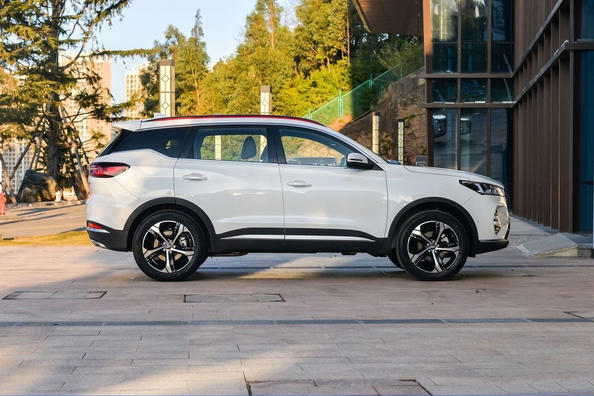 Передньопривідний кросовер Chery Tiggo 7 PRO другого покоління Фото 3