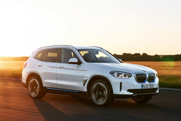 Огляд електричного кросовера BMW iX3