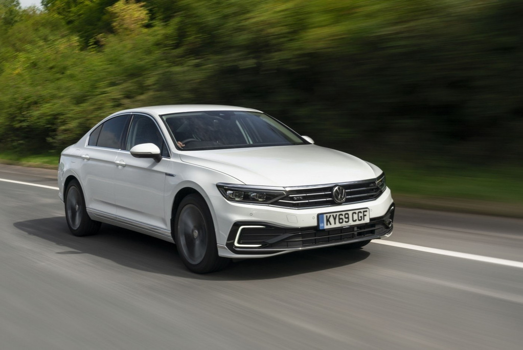 Огляд гібридної модифікації Volkswagen Passat GTE
