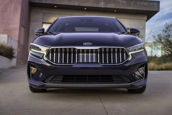 Огляд модернізованого седана KIA Cadenza Фото 4