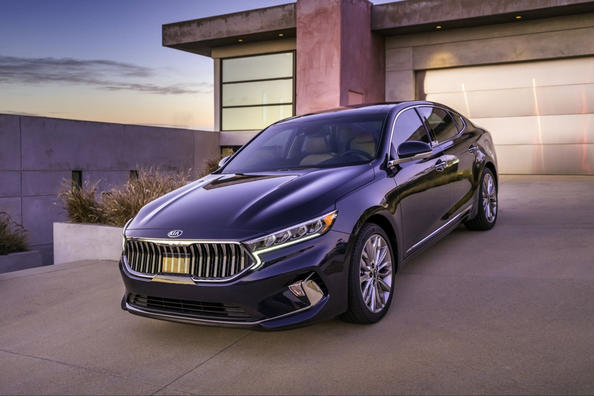 Огляд модернізованого седана KIA Cadenza Фото 1