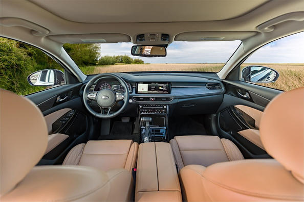 Огляд модернізованого седана KIA Cadenza Фото 7