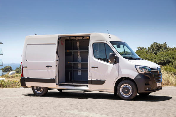 Огляд оновленого фургона Renault Master Фото 5
