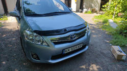 Toyota Auris 2007-2012 рр. Дефлектор капота 2009-2012 (VIP) фото 1