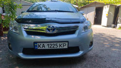 Toyota Auris 2007-2012 рр. Дефлектор капота 2009-2012 (VIP) фото 2