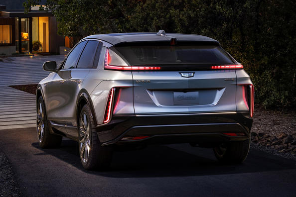 Кросовер Cadillac Lyriq - перший серійний електромобіль американської марки Фото 4