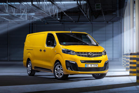 Огляд електричного фургона Opel Vivaro-e Фото 1
