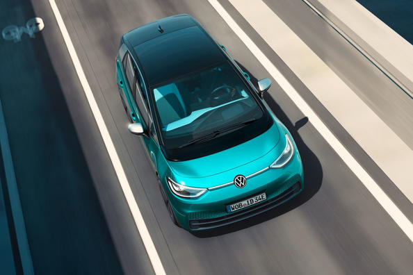 Огляд електричного заднеприводного хетчбека Volkswagen ID.3 Фото 4