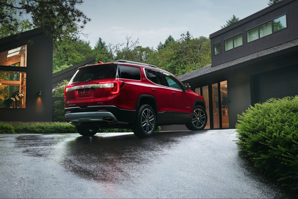 Огляд семимісного позашляховика GMC Acadia