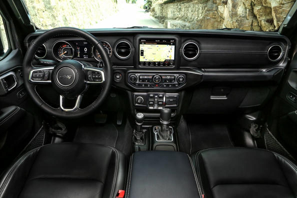 Огляд позашляховика Jeep Wrangler Unlimited четвертого втілення Фото 9