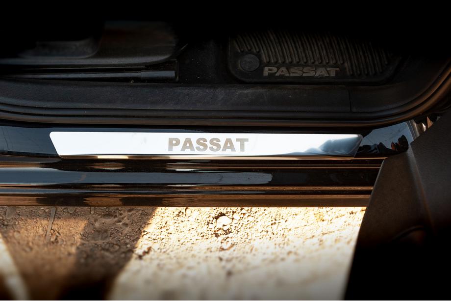 Volkswagen Passat B7 2012-2015 рр. Накладки на пороги Carmos V1 (4 шт, нерж) Фото 2