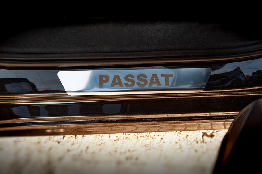 Volkswagen Passat B7 2012-2015 рр. Накладки на пороги Carmos V1 (4 шт, нерж) Фото 4