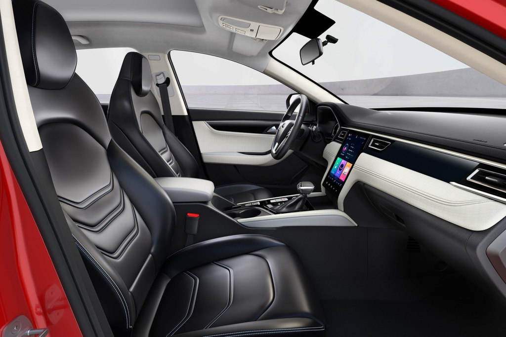 На українському ринку з’явився конкурент Skoda Octavia