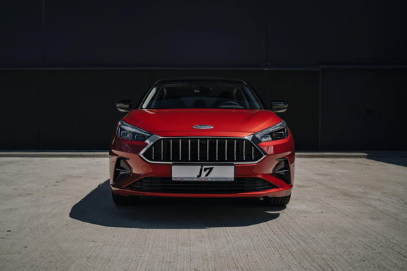 На українському ринку з’явився конкурент Skoda Octavia Фото 6