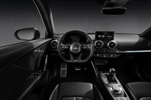 Огляд зарядженого повнопривідного кросовера Audi SQ2 Фото 7