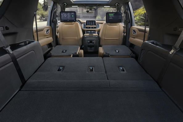 Великий восьмимісний позашляховик Chevrolet Suburban Фото 10