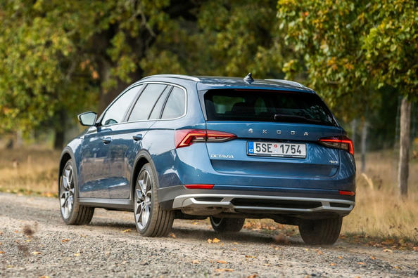 Огляд універсала підвищеної прохідності Skoda Octavia Scout Фото 5