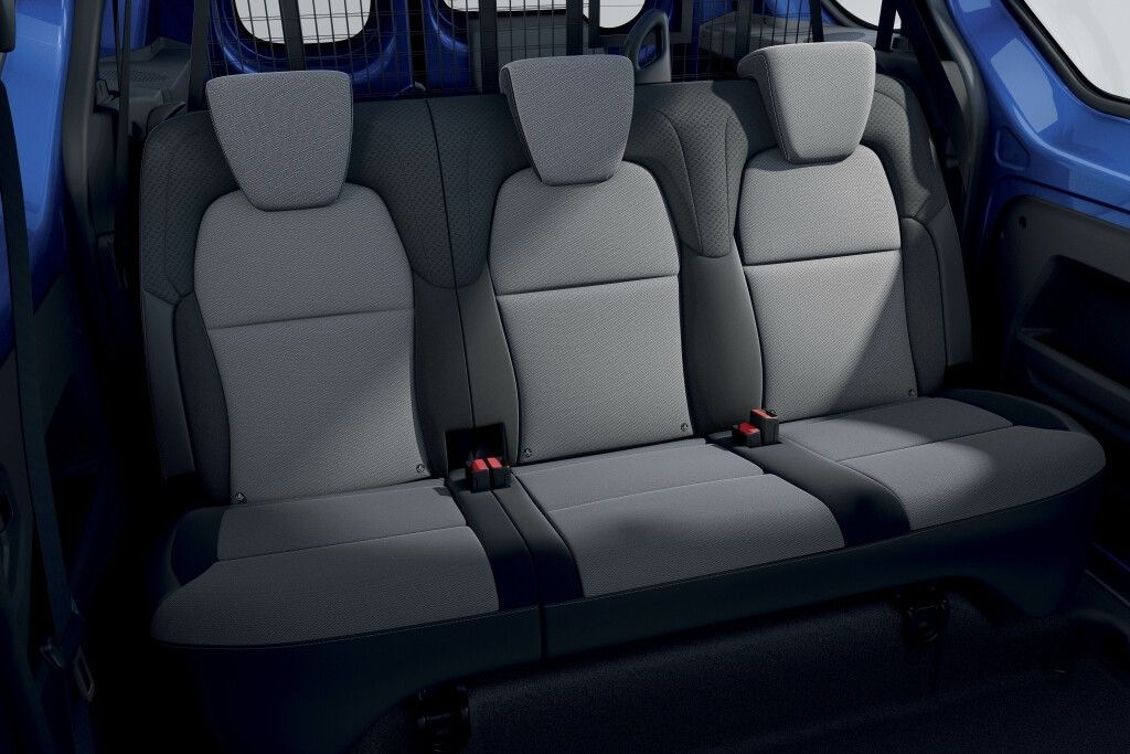 Огляд пасажирського компактвена Renault Express