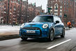 Огляд електричного MINI Hatchback Electric фото 5