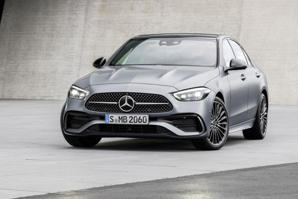 Нове покоління седана Mercedes-Benz C-Class Фото 2