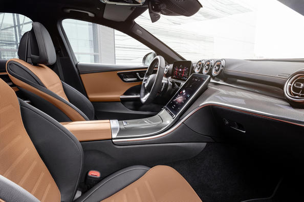 Нове покоління седана Mercedes-Benz C-Class Фото 9