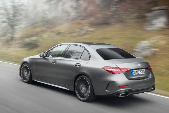 Нове покоління седана Mercedes-Benz C-Class Фото 3