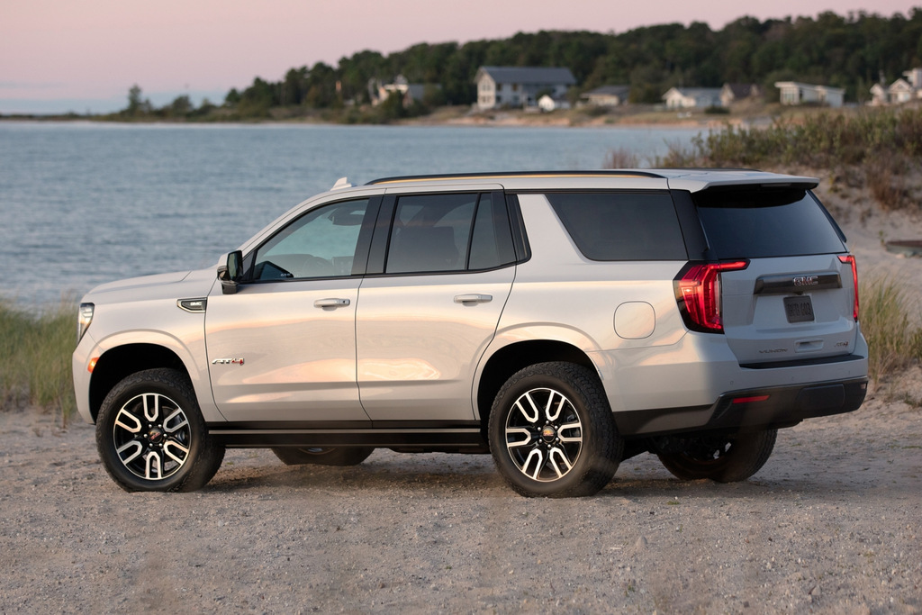 Огляд великого восьмимісцевого позашляховика GMC Yukon