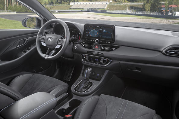 Огляд більш продуктивної модифікації хетчбека Hyundai i30 N Фото 8