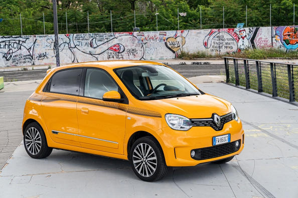 Огляд компактного оновленого хетчбека Renault Twingo