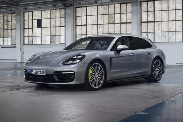 Огляд повнопривідного універсалу Porsche Panamera Sport Turismo Фото 5