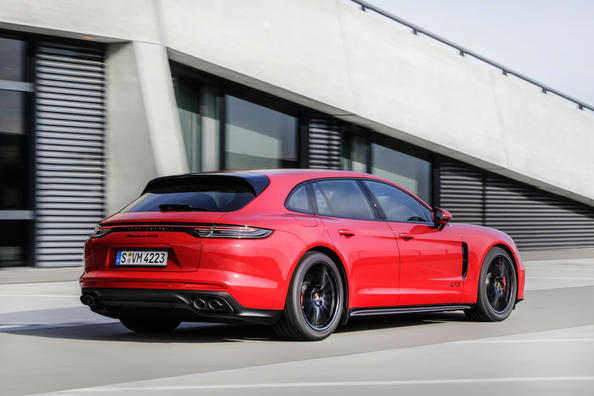 Огляд повнопривідного універсалу Porsche Panamera Sport Turismo Фото 8
