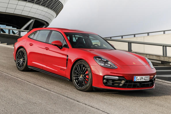 Огляд повнопривідного універсалу Porsche Panamera Sport Turismo Фото 7