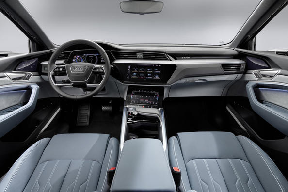Купеподібний повнопривідний електричний кросовер Audi e-tron Sportback Фото 7