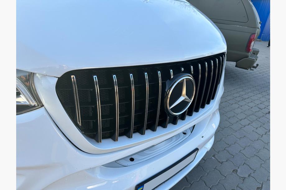 Mercedes Sprinter W907/W910 2018- рр. Передня решітка Panamericana GT Chrome Premium V1 Без рамки Фото 3