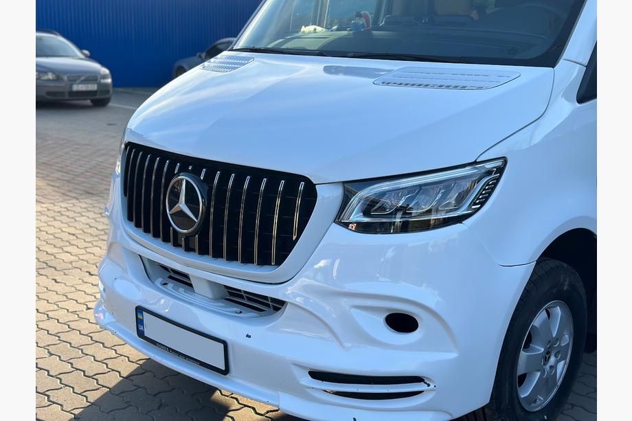 Mercedes Sprinter W907/W910 2018- рр. Передня решітка Panamericana GT Chrome Premium V1 Image