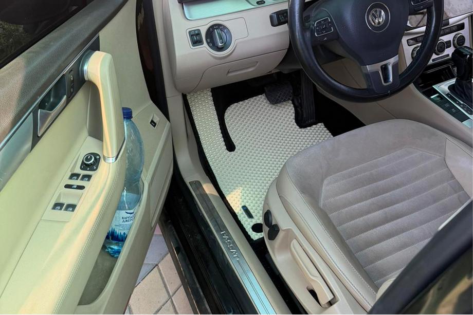 Volkswagen Passat B7 2012-2015 рр. Килимки EVA (EU, Бежевий) Image