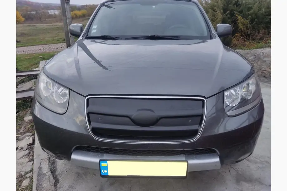 Hyundai Santa Fe 2 2006-2012 рр. Зимова решітка 2005-2010 (верхня) Фото 2