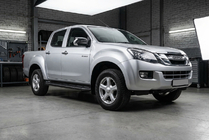 Isuzu D-Max 2011-2019 рр. Бокові пороги Bosphore Black (2 шт., Алюміній) фото 1