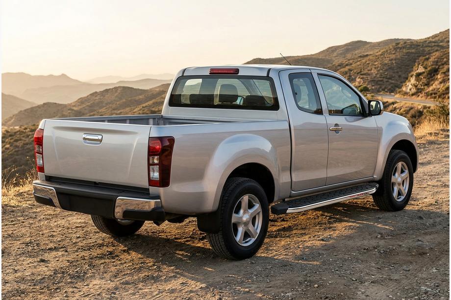 Isuzu D-Max 2011-2019 рр. Бокові пороги BlackLine (2 шт., Алюміній) Image